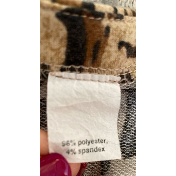 Cheetah Blouse Size ? large Top Animal Print V Neck 3/4 Bell Sleeves + Stretch - Picture 7 of 10